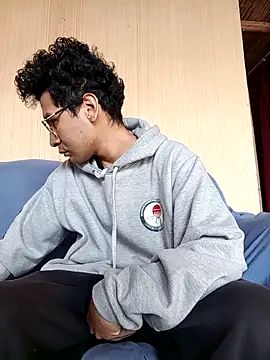 LecheDeSoya666 online show from November 12, 2025, 1:48 pm