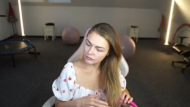 Snapshot of MissKaitrin chatting on September 12, 2025, 11:10 am MissKaitrin online show from September 12, 2025, 11:10 am