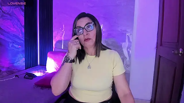 Agatha Pleasure online show from February 3, 2026, 11:48 am