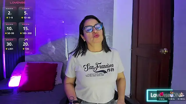 Agatha Pleasure online show from December 17, 2025, 11:48 am