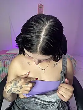 Snapshot of Celestee69 chatting on February 19, 2026, 7:44 pm Celestee69 online show from February 19, 2026, 7:44 pm