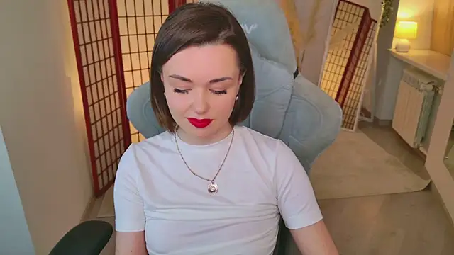 AvaFlower online show from November 13, 2025, 3:49 pm