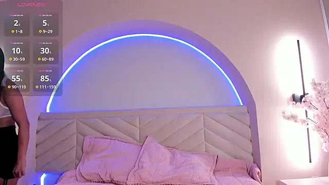 Bella Williiams online show from April 13, 2026, 12:20 pm