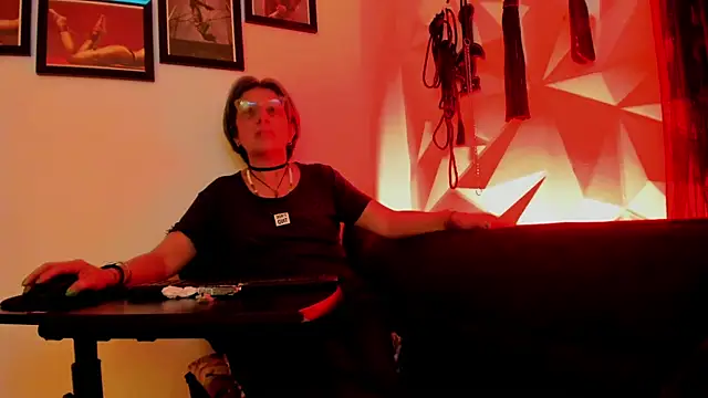 MistressNyx cg online show from October 9, 2025, 2:17 pm