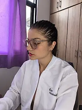 Coralinne   online show from July 4, 2026, 4:00 pm