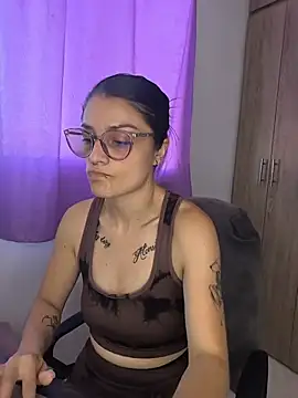 Coralinne   online show from July 7, 2026, 4:32 pm