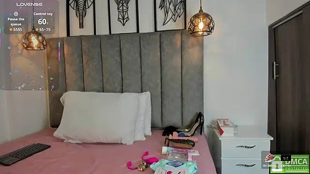 Snapshot of Gia_Scott chatting on September 26, 2025, 1:40 pm Gia Scott online show from September 26, 2025, 1:40 pm