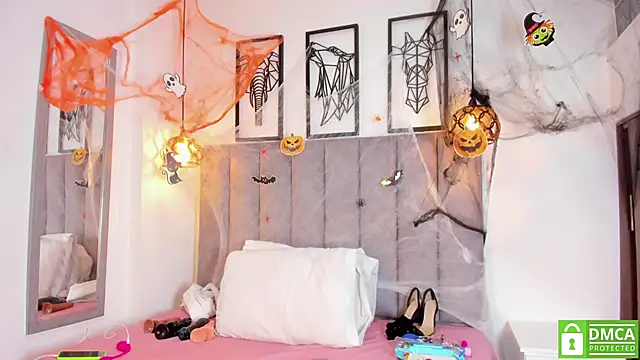 Snapshot of Gia_Scott chatting on October 21, 2025, 11:48 pm Gia Scott online show from October 21, 2025, 11:48 pm