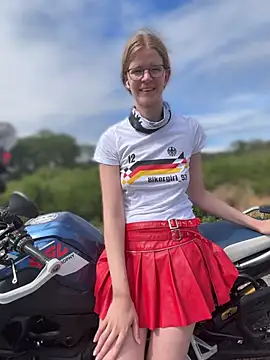 Bikergirl 97 online show from June 17, 2026, 1:32 pm
