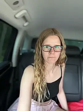 Bikergirl 97 online show from May 6, 2026, 12:42 pm