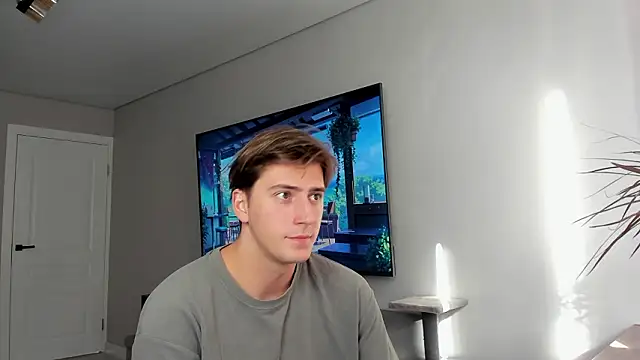 Snapshot of DaniHort chatting on March 3, 2026, 8:21 am DaniHort online show from March 3, 2026, 8:21 am