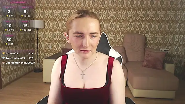 Vi Luxy online show from April 24, 2026, 2:35 am