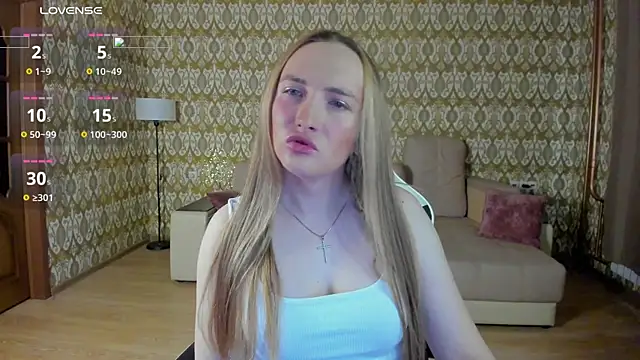 Vi Luxy online show from May 23, 2026, 2:10 am