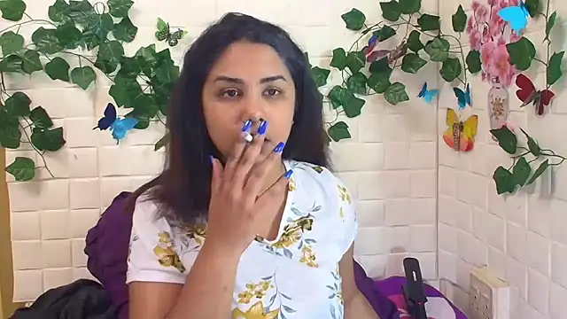Snapshot of IndiaSexyStripper4u chatting on September 16, 2025, 5:03 pm IndiaSexyStripper4u online show from September 16, 2025, 5:03 pm