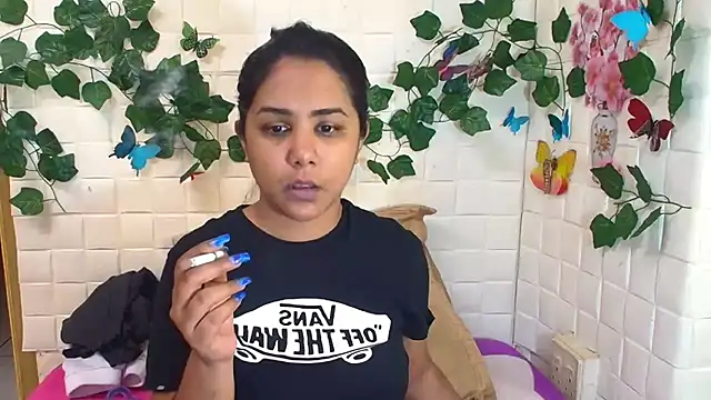 Snapshot of IndiaSexyStripper4u chatting on September 15, 2025, 4:40 pm IndiaSexyStripper4u online show from September 15, 2025, 4:40 pm