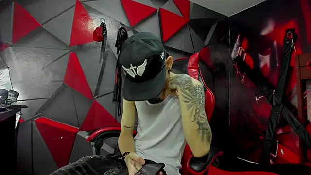 StraightBoy Nick online show from September 21, 2025, 5:45 am