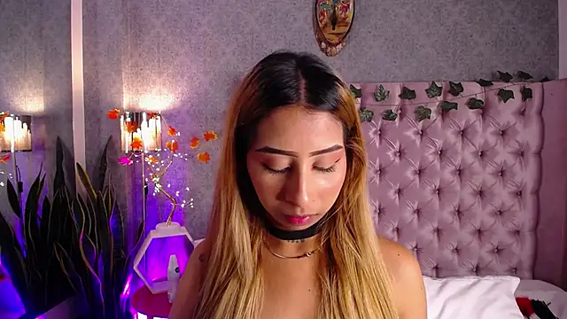 laila stilwiills online show from November 22, 2025, 4:55 am