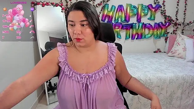 MariamCastiblanco online show from November 19, 2025, 9:48 pm