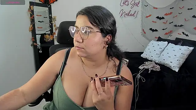 MariamCastiblanco online show from October 16, 2025, 11:02 pm