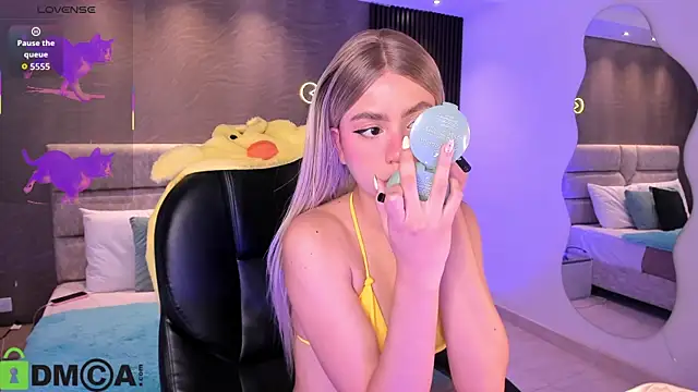 Arinextdoor online show from October 27, 2025, 9:38 pm