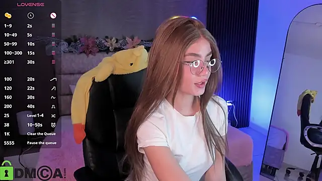 Arinextdoor online show from December 15, 2025, 1:22 am