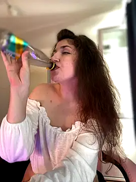 ScarletBloom  online show from September 23, 2025, 1:18 pm