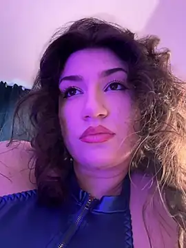 ScarletBloom  online show from April 3, 2026, 4:35 pm