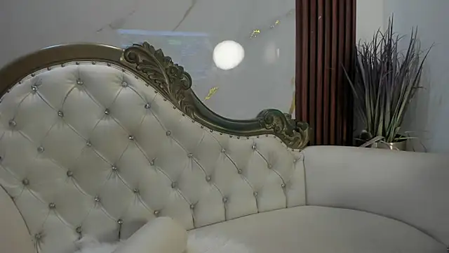 CoralieBronson online show from November 23, 2025, 12:59 pm