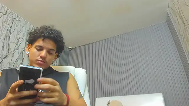 Snapshot of Xfire_boy69 chatting on February 4, 2026, 2:45 pm Xfire boy69 online show from February 4, 2026, 2:45 pm