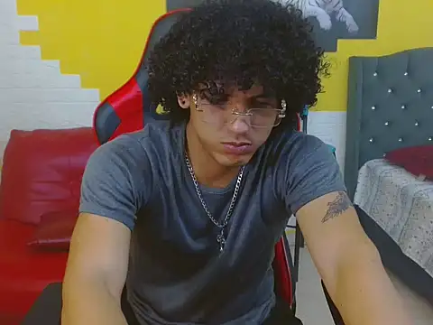 Snapshot of Xfire_boy69 chatting on October 16, 2025, 4:37 pm Xfire boy69 online show from October 16, 2025, 4:37 pm