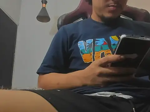 Snapshot of Xfire_boy69 chatting on February 24, 2026, 2:12 am Xfire boy69 online show from February 24, 2026, 2:12 am