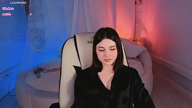 Kimmie shine online show from November 3, 2025, 1:37 pm