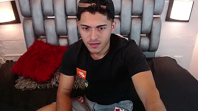 Derek Storm  online show from April 8, 2026, 11:33 am