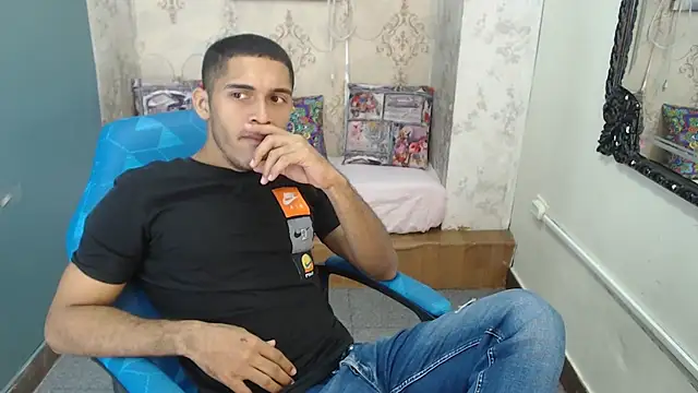 Derek Storm  online show from November 5, 2025, 11:02 am