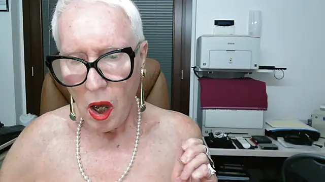 ROBY SWEETHOT online show from September 12, 2025, 9:25 pm