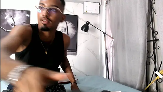 Darwin mayo online show from November 10, 2025, 5:18 pm