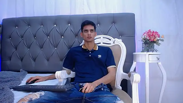 Sebalexis7 online show from November 8, 2025, 3:43 am