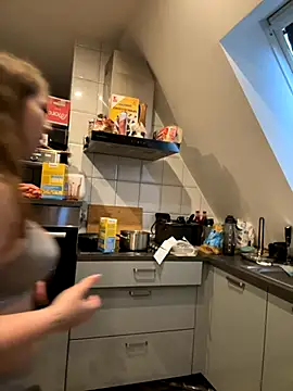 SweetTeenGirl online show from September 16, 2025, 5:41 am