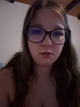 SweetTeenGirl online show from November 28, 2025, 7:14 pm