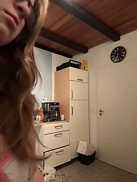 SweetTeenGirl online show from November 3, 2025, 5:34 am