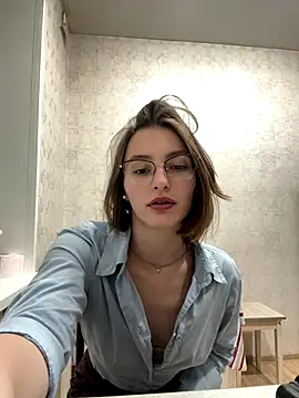 ZariaFlame online show from October 8, 2025, 9:37 pm