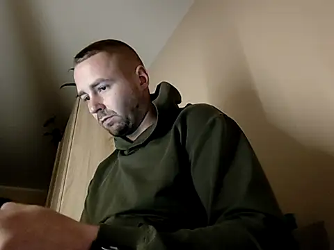 Snapshot of Vladyslav30 chatting on November 25, 2025, 2:45 am Vladyslav30 online show from November 25, 2025, 2:45 am