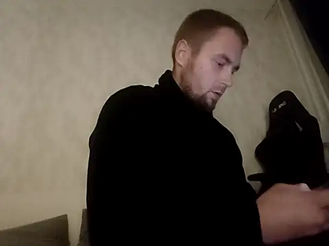 Snapshot of Vladyslav30 chatting on November 13, 2025, 10:24 pm Vladyslav30 online show from November 13, 2025, 10:24 pm