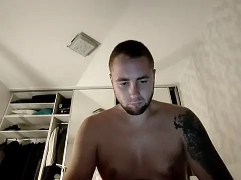 Snapshot of Vladyslav30 chatting on October 28, 2025, 2:34 am Vladyslav30 online show from October 28, 2025, 2:34 am