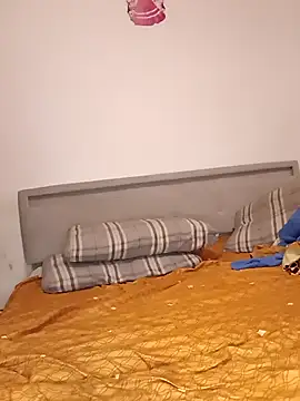 Ionut899xh online show from November 3, 2025, 1:44 am