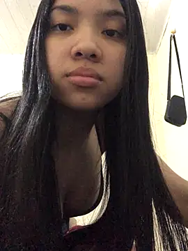 ashleyy20 online show from December 3, 2025, 6:18 pm