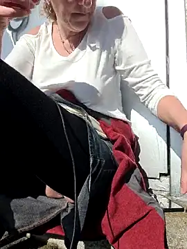 HotWifeLyn68 online show from February 25, 2026, 12:16 pm