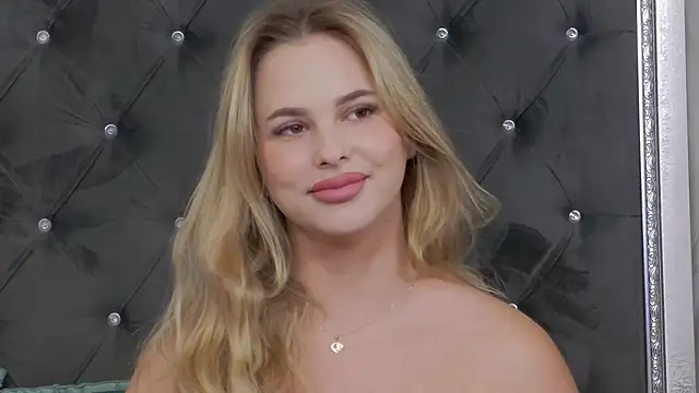 Ellsa Jean  online show from September 9, 2025, 2:21 am