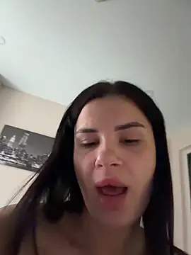 Snapshot of MiraReach chatting on February 5, 2026, 1:45 am MiraReach online show from February 5, 2026, 1:45 am