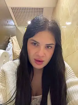 Snapshot of MiraReach chatting on October 13, 2025, 3:41 am MiraReach online show from October 13, 2025, 3:41 am